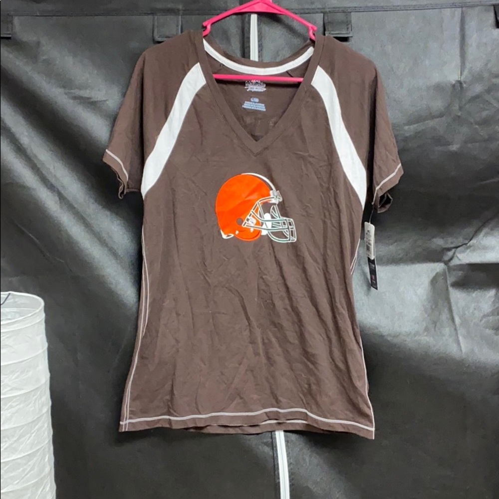 🌸NWT Browns tee shirt